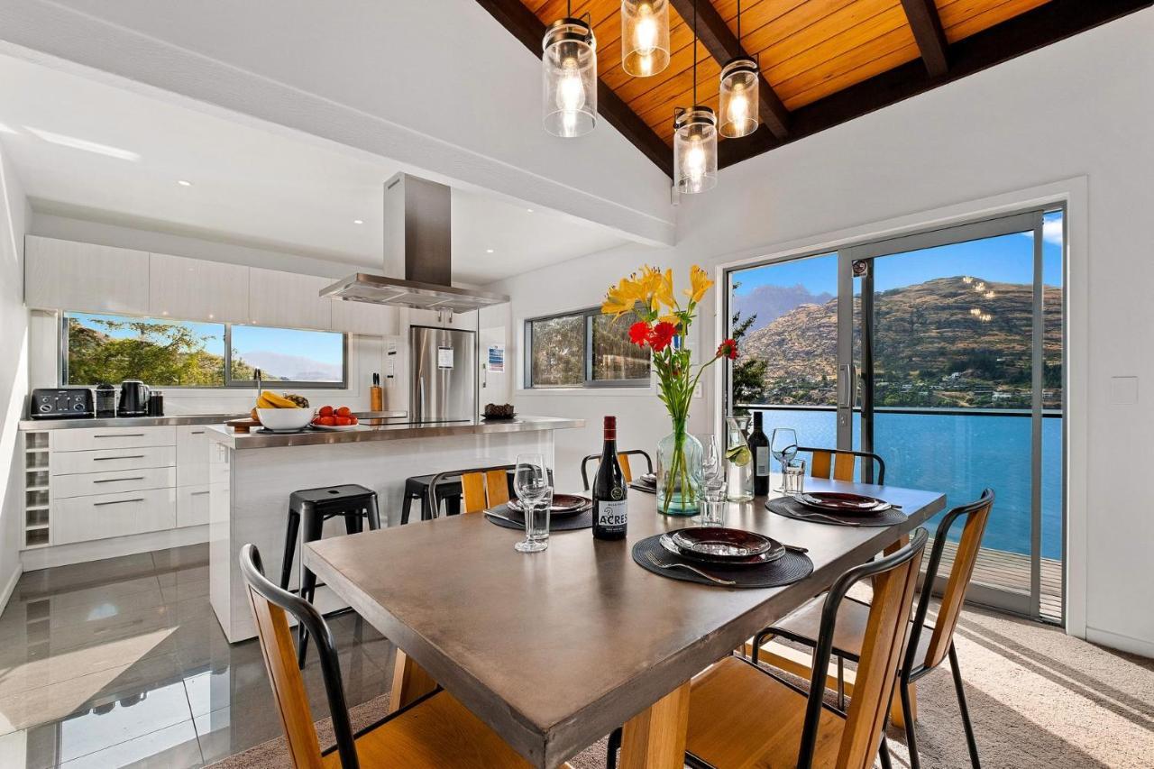 Queenstown Lakefront Dream 4 Bed Экстерьер фото