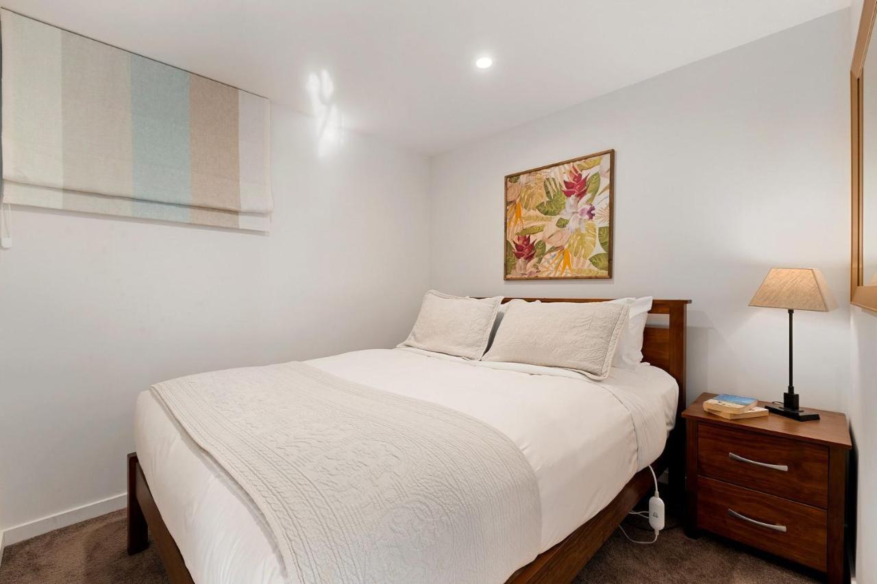 Queenstown Lakefront Dream 4 Bed Экстерьер фото