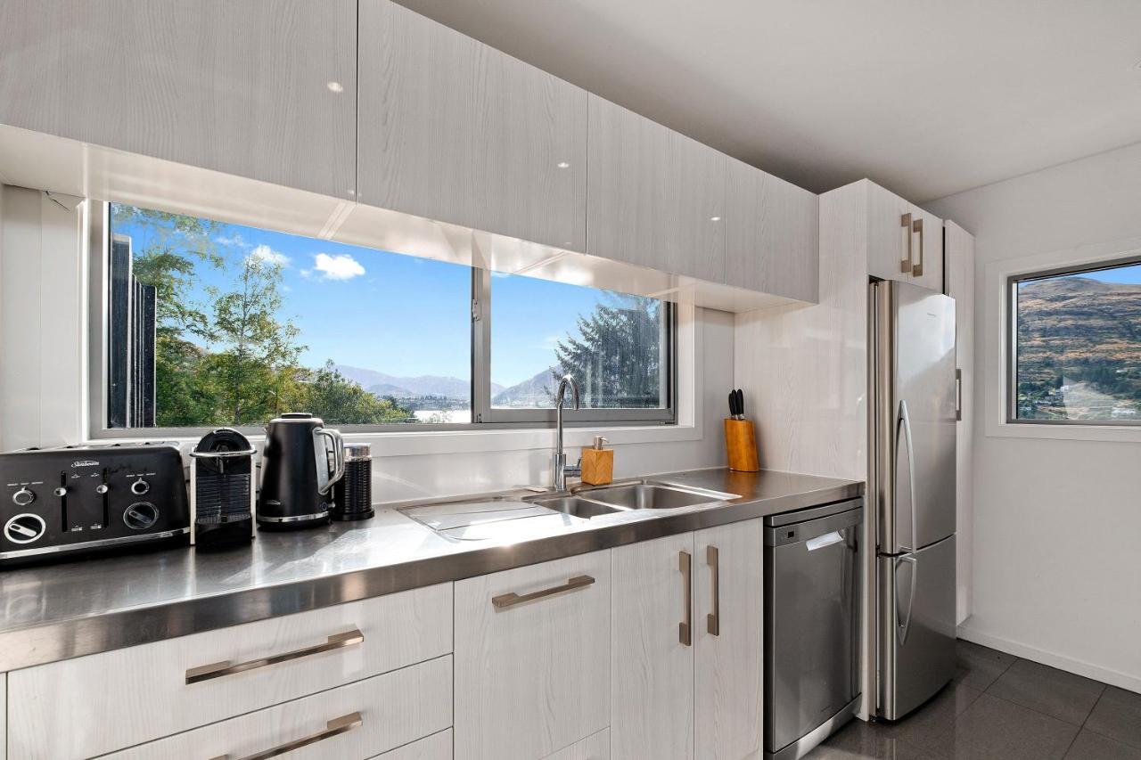 Queenstown Lakefront Dream 4 Bed Экстерьер фото